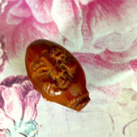 Prayer bead Buddha head hand carved very old from a nut - Picture 1 of 8